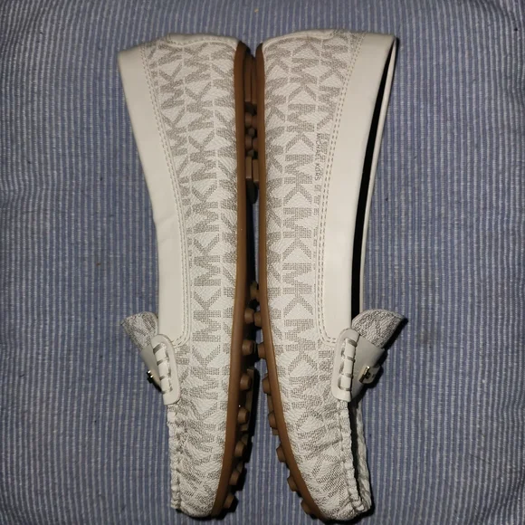 Michael Kors Cream and Gray Flats with Classic Comfort Size 5.5m - Picture 3 of 9